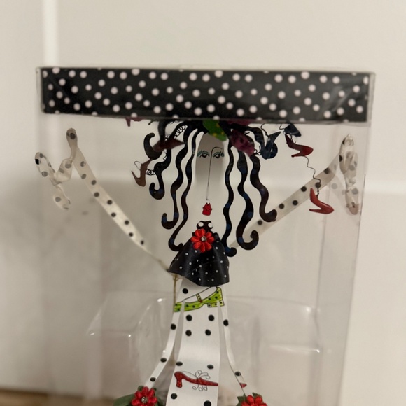 WOMEN'S GIFT UNIQUE :DOLLY MAMA “SHOE SHOPPER" METAL LADY DOLL-NEW IN BOX - Picture 4 of 9